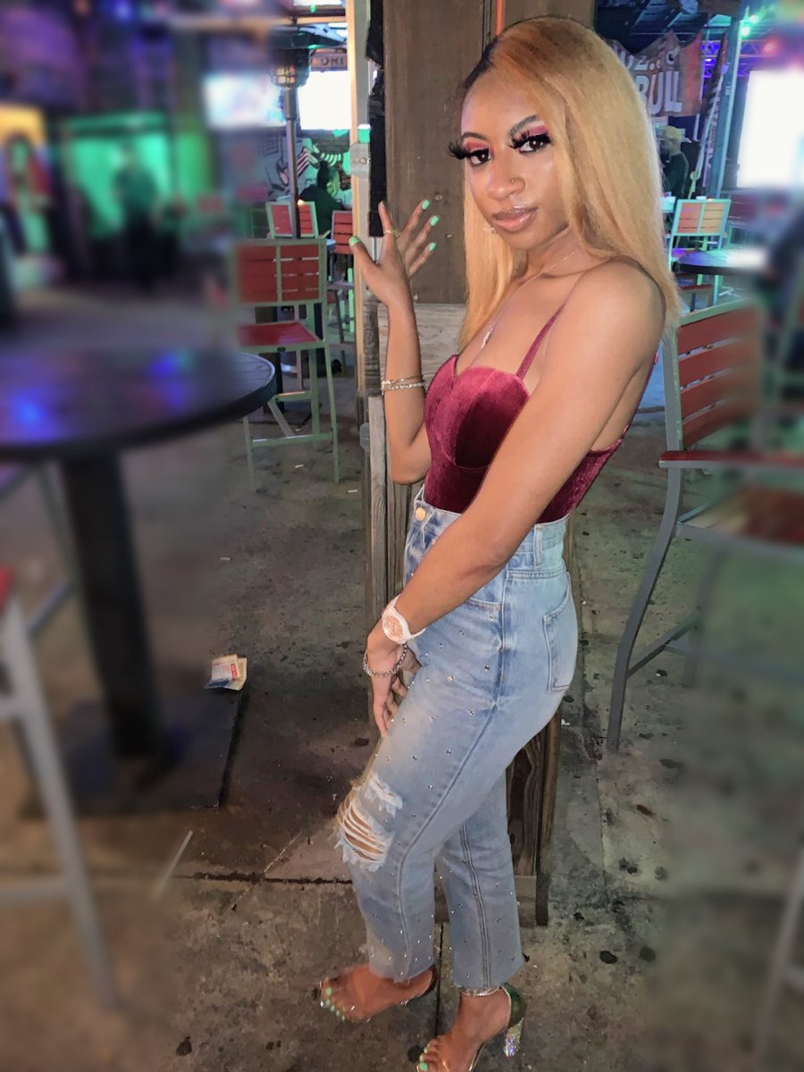 keistheepeace's tweet photo. just like wine, im only getting better with time 🍷
late 24th birthday post #dec26th♑️ https://t.co/flotzm7ujH