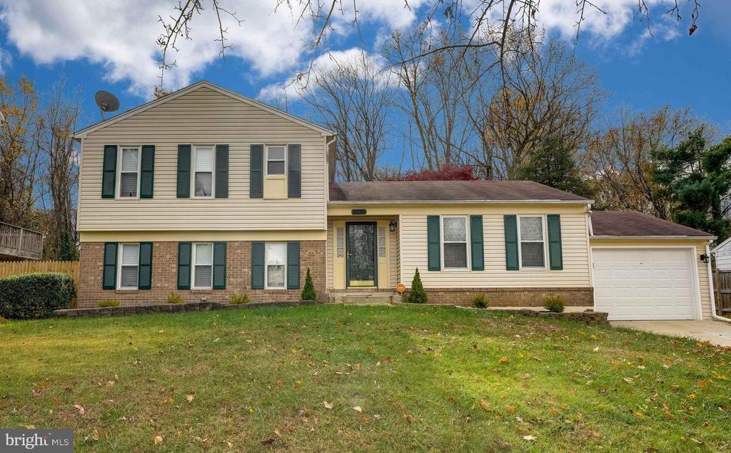 jqueeney's tweet photo. Ready to upgrade? Impeccable 3 BD/ 3 BA in Bowie has it all. Call/text/DM me!  https://t.co/dmXEgYA88V  [For sale] https://t.co/B73bnd7Jnb