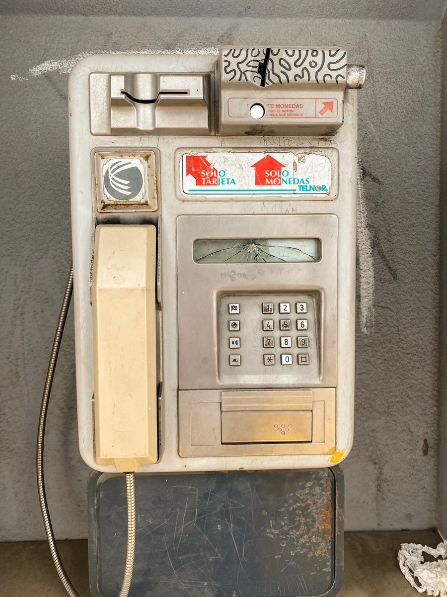 thedividingline's tweet photo. #OldRobot.
#ElHongo #BajaCalifornia #México #TravelPhotography #UrbanPhotography #Telephone #Historic #Broken. https://t.co/QRSkQLsAnH