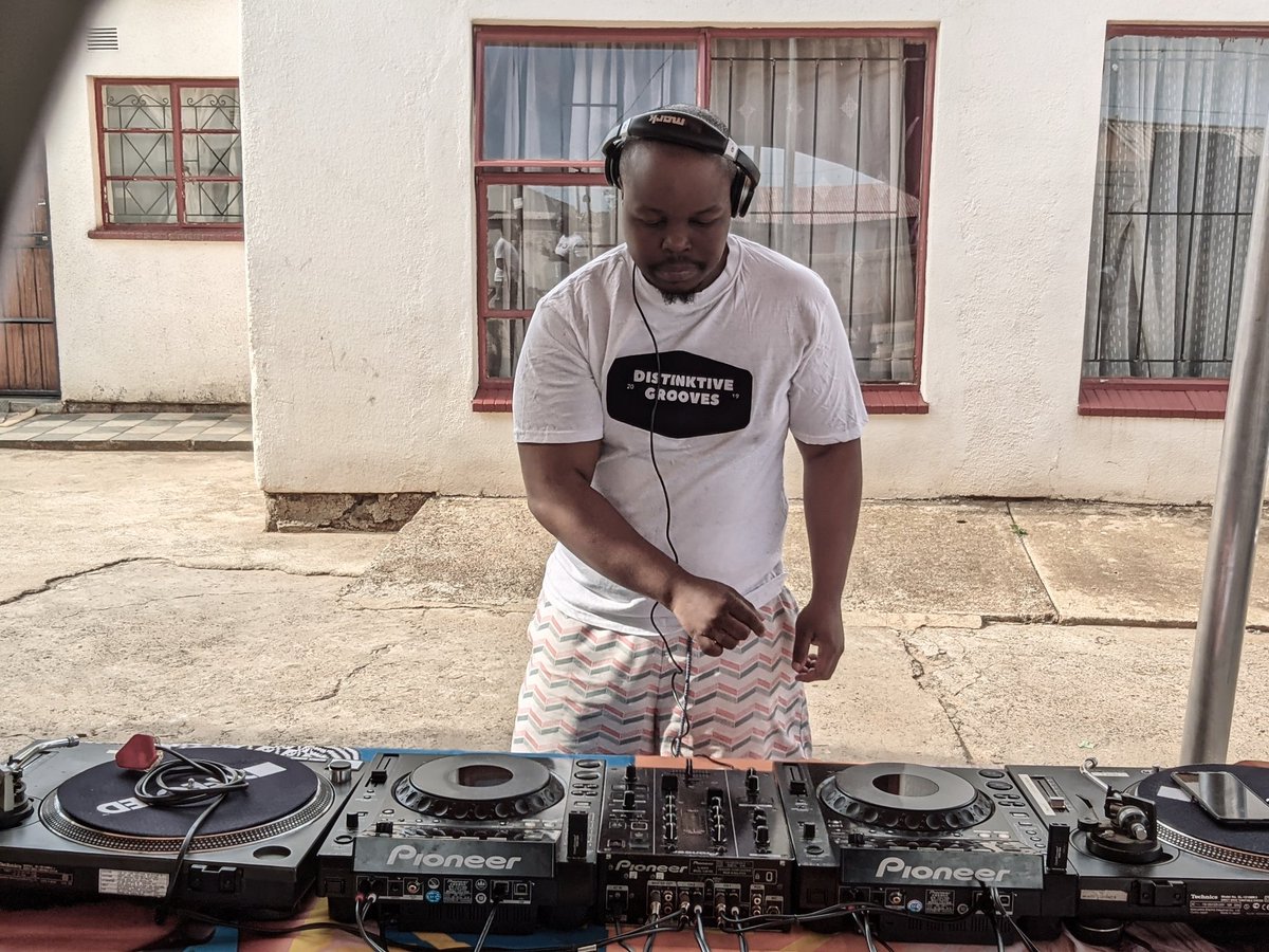 kat_iam459's tweet photo. Chanwil Maconi - Black Reality (Prince Ivyson remake) ๐๐พ๐ฃ๐ฅ๐บ๐พ
#DISTINKTIVEGROOVES #wearehousegrooves #icandub #deephouse https://t.co/HMCyf3pvAq