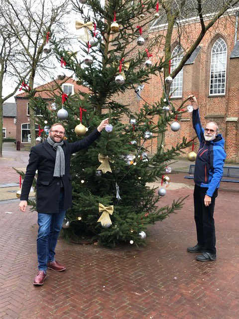 Eerder vandaag heb ik namens het college <a href="/Gem_Berkelland/">Gemeente Berkelland</a> een wens in de boom gehangen voor het nieuwe #centrumplan in #Ruurlo. Een mooie manier om inwoners te betrekken bij het plan voor het nieuwe centrum!
