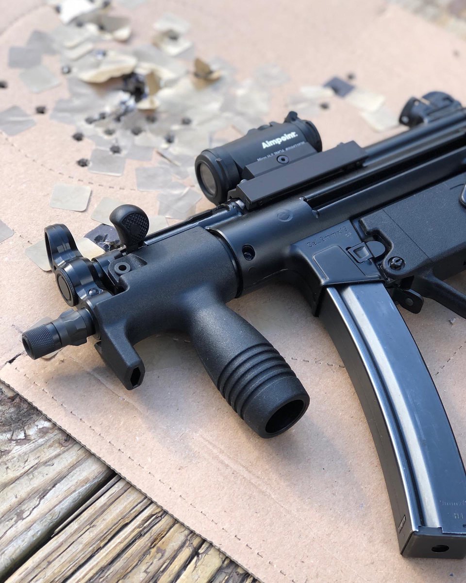 HKshooting's tweet photo. Subgun Monday is the time to prep for the 2022 season! #sp5kpdw #sp5k #hecklerandkoch #hkshooting #nocompromise @HecklerAndKoch https://t.co/W8pMYHX16T