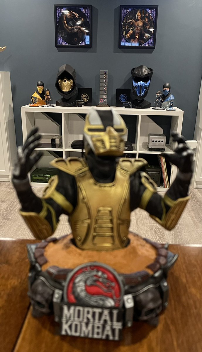 Aluminum54's tweet photo. Thank you to the wonderfully talented @PashaRampage for this piece I've wanted for so long! #MortalKombat #CyberInitiative #Cyrax #JadesDesert @noobde @MortalKombat @DKirtzic @Osu16Bit @Jandy_NRS @tabmok99 @MK_habit_addict @JustMKollum https://t.co/S3ckU9qllU