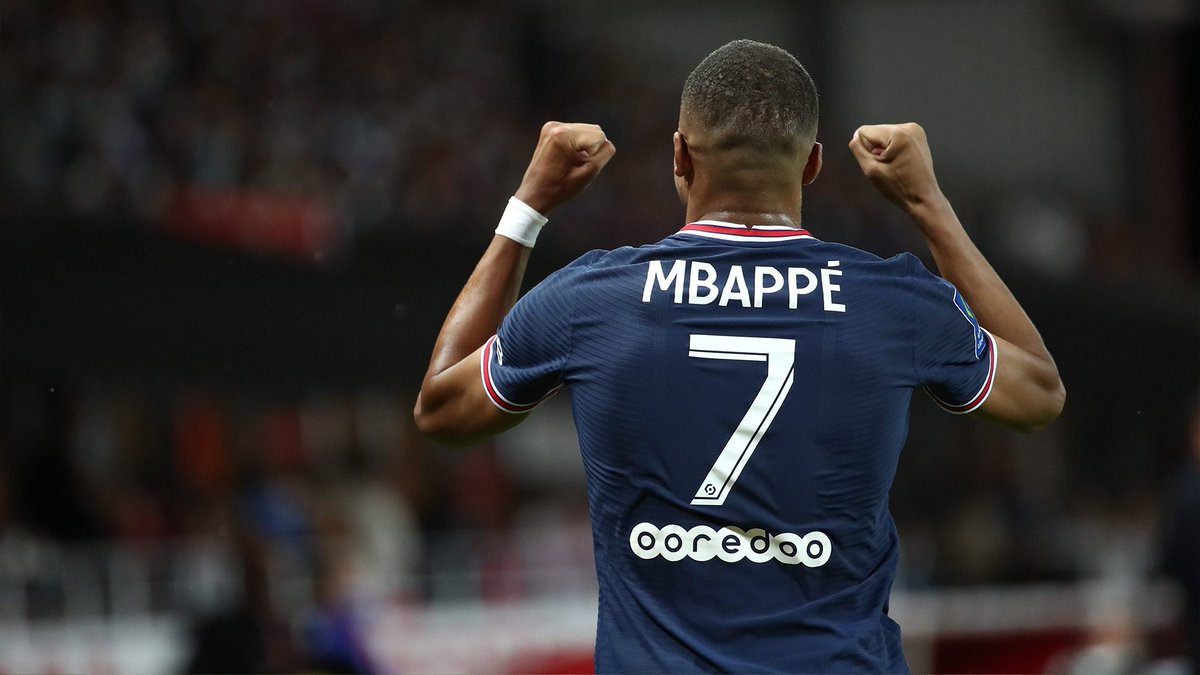 MediaParisien's tweet photo. 🇫🇷 Kylian Mbappé : « La seule chose que je puisse voir ou prédire pour le Real Madrid-PSG, c'est la victoire du Paris Saint-Germain. Ce sera un match difficile et compliqué mais je veux gagner à la fois la Ligue des champions et la CDM en 2022"  

@SkySport via @FabrizioRomano https://t.co/0LPBUOdxro