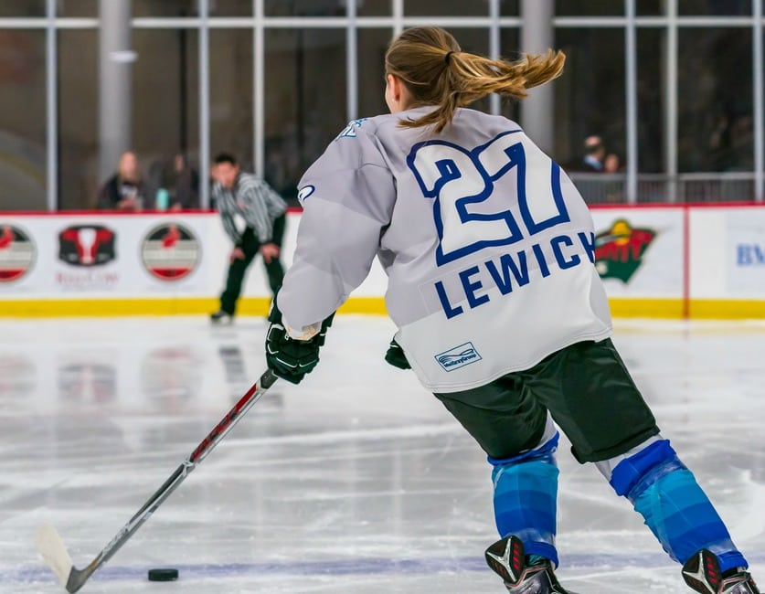 CapsChirp's tweet photo. Season 2, Episode 39 interview with Kristin Lewicki, former @BuffaloBeauts &amp; @Riveters speedster and @ACbulldoghockey legend.

Episode link and stream below. #thpn #beauts #fortbeaut #PHF #NWHL #RepTheRivs @Kwickk_25 

https://t.co/Wka5MqLJpO

https://t.co/P86DRMUa7s https://t.co/clwqP0nRKD