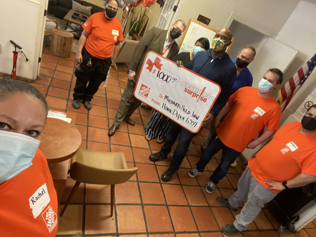 Today, I had the honor to present a $1000 gift card to The Mustard Seen Inn from #operationsuprise Thank you for all you do!! <a href="/ThereseLaplant/">Therese Laplant</a> @RamonEstevez12 <a href="/CrickettSurls/">Crickett Surls</a> <a href="/garydemarinis/">Gary DeMarinis</a> <a href="/edietelford/">Edie Telford</a>