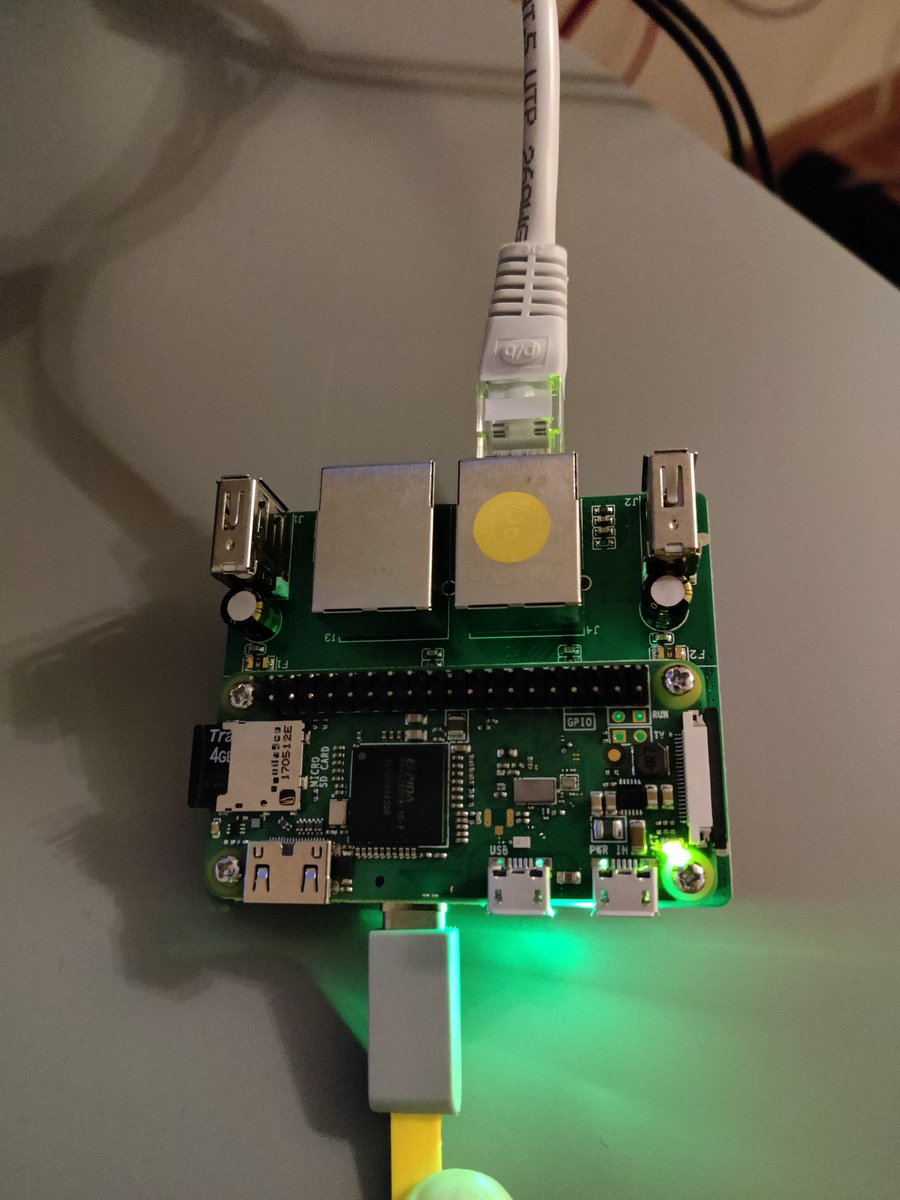 miniservers's tweet photo. Pues funciona la mar de bien !! Tener una Rasp Zero con 2 usb y 2 ethernet tiene sus posibilidades #miniservers https://t.co/6aBRQqST62