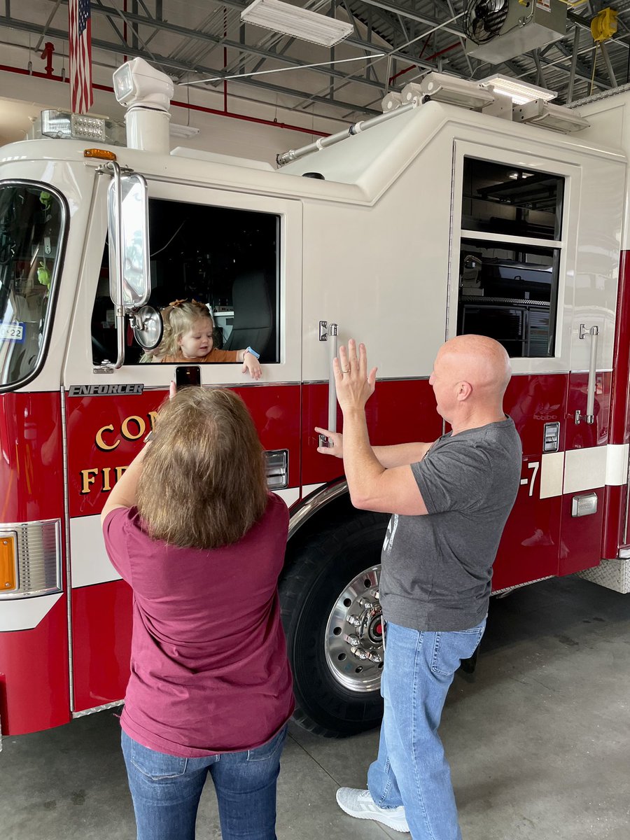 ConroeFire's tweet photo. Fire Chief Ken Kreger taking advantage of his day off, brought his family to Fire Station 7 for a tour.  #Conroe #ConroeFire #TexasFire #FireChief https://t.co/3lTqVKqCS5