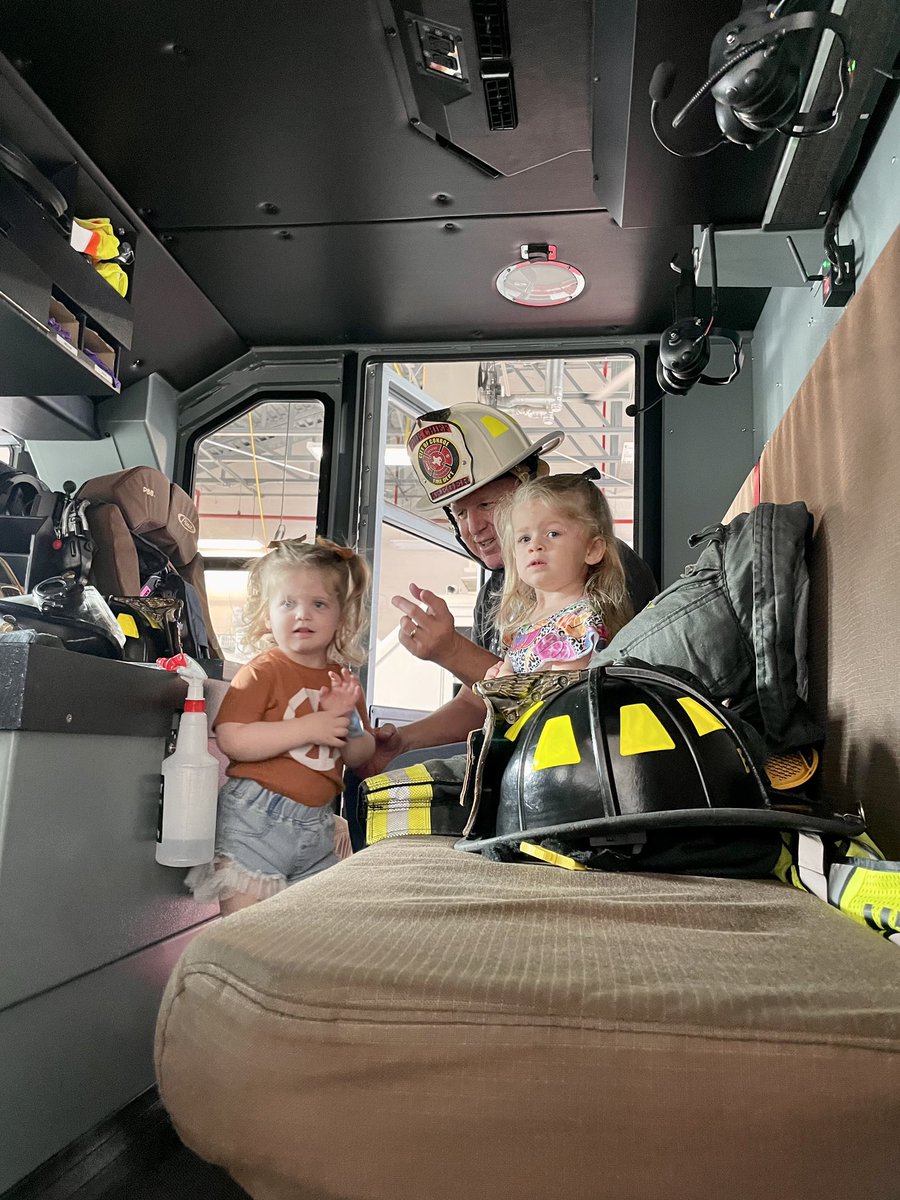 ConroeFire's tweet photo. Fire Chief Ken Kreger taking advantage of his day off, brought his family to Fire Station 7 for a tour.  #Conroe #ConroeFire #TexasFire #FireChief https://t.co/3lTqVKqCS5