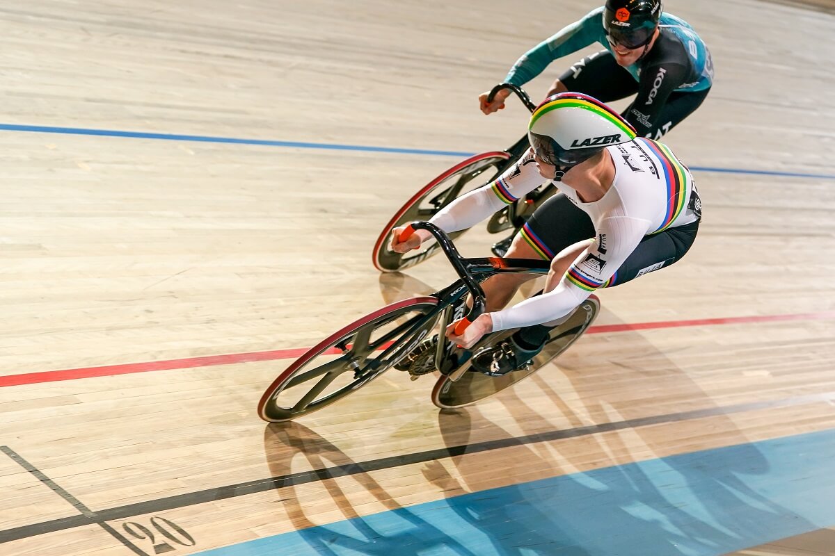 nkbaan's tweet photo. Dag 1 van het NK op de baan in Apeldoorn werd met veel strijd verreden. Harrie Lavreysen (sprint), Yoeri Havik (scratch), Brian Megens (achtervolging), Laurine van Riessen (keirin) en Daniek Hengeveld (puntenkoers) namen het rood-wit-blauw mee naar huis. https://t.co/BL4ibx8h65 https://t.co/Vy7Tg6uSFb