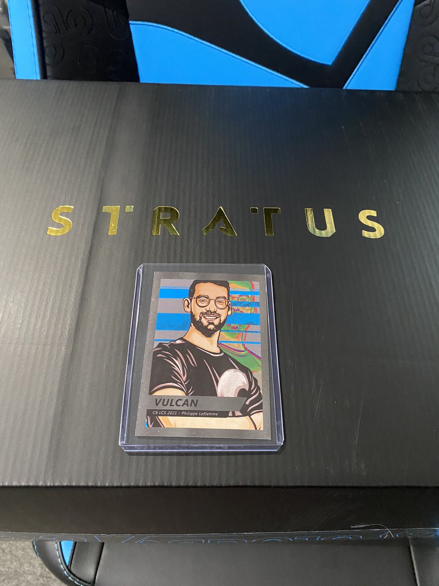 Fudgecakey's tweet photo. THANK YOU @Cloud9 AND @C9Stratus FOR GIVING ME A C9 VULCAN CARD IN MY STRATUS CRATE #Stratus21 https://t.co/HM5B8A9mPi