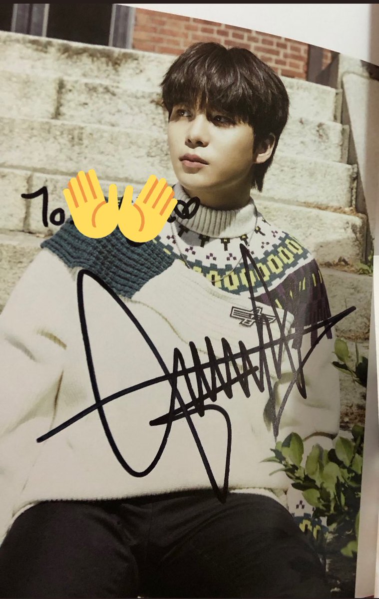jjong1210_'s tweet photo. MANY MANY MANY THANKS TO @FYT_co 

Thanks you so much for your works 
It’s only thanks to you 

This is the first time a member has signed something for me I really cry.  Especially from my bias Jongho 😭🥺🥺

#FYTfeedback https://t.co/or6CH0AcRZ