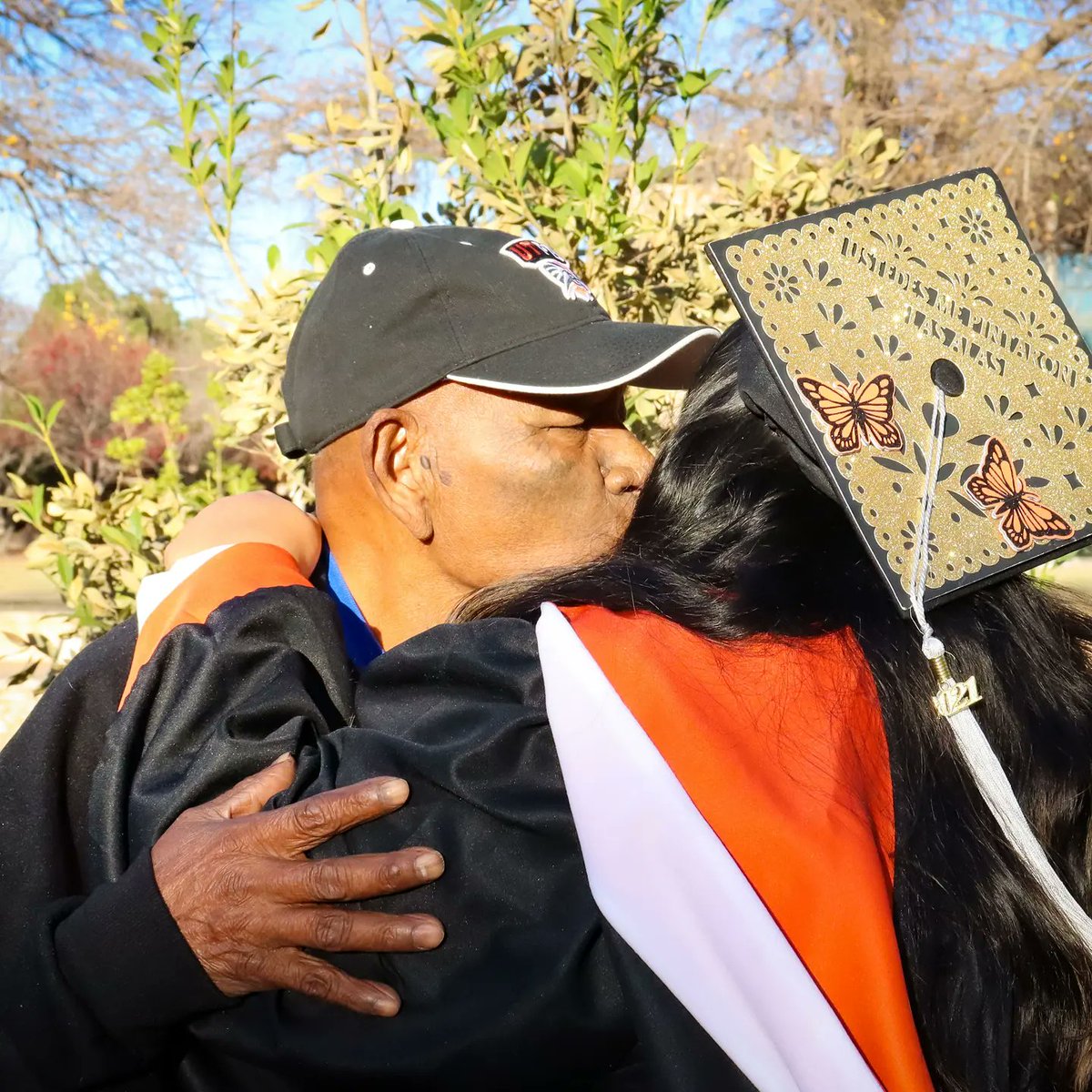 LilianaGRoo's tweet image. You are not defined by all the things that you don't have, but rather what you build for yourself and others.

Masters of Public Administration, 2021

✨y seguimos echandole ganas✨

#latinaleaders #latinxgrads #immigrads #mastersdegree #publicadministration