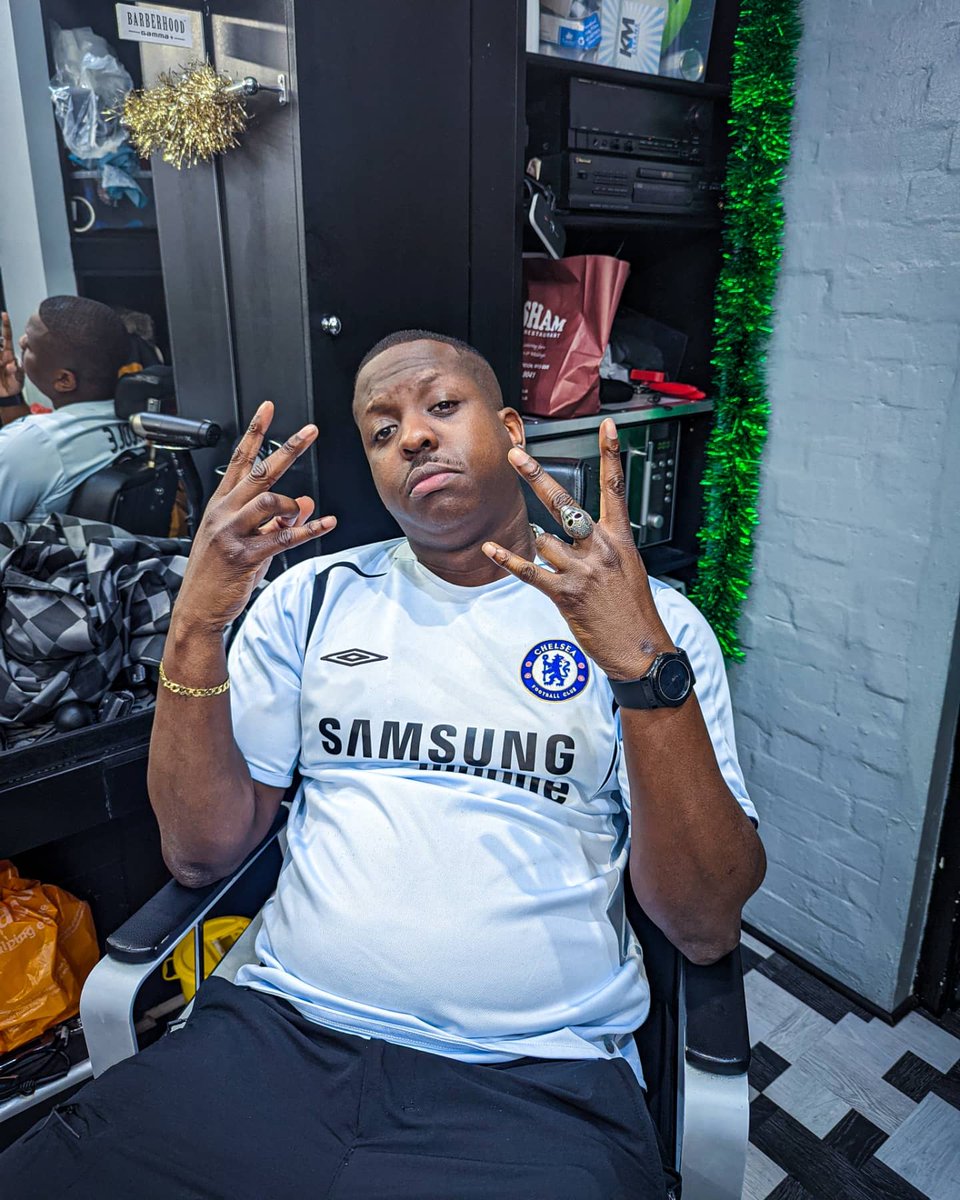 jamaledwards's tweet image. Every 90 minutes, 25 households are made homeless. I’m donating &amp;amp; supporting @Shelter charity's #NoHomeKit campaign to help raise awareness of the housing emergency &amp;amp; raising vital funds to help us fight it. Thank you to Classic Football Shirts for supplying my away kit. 🙏🏾⚽