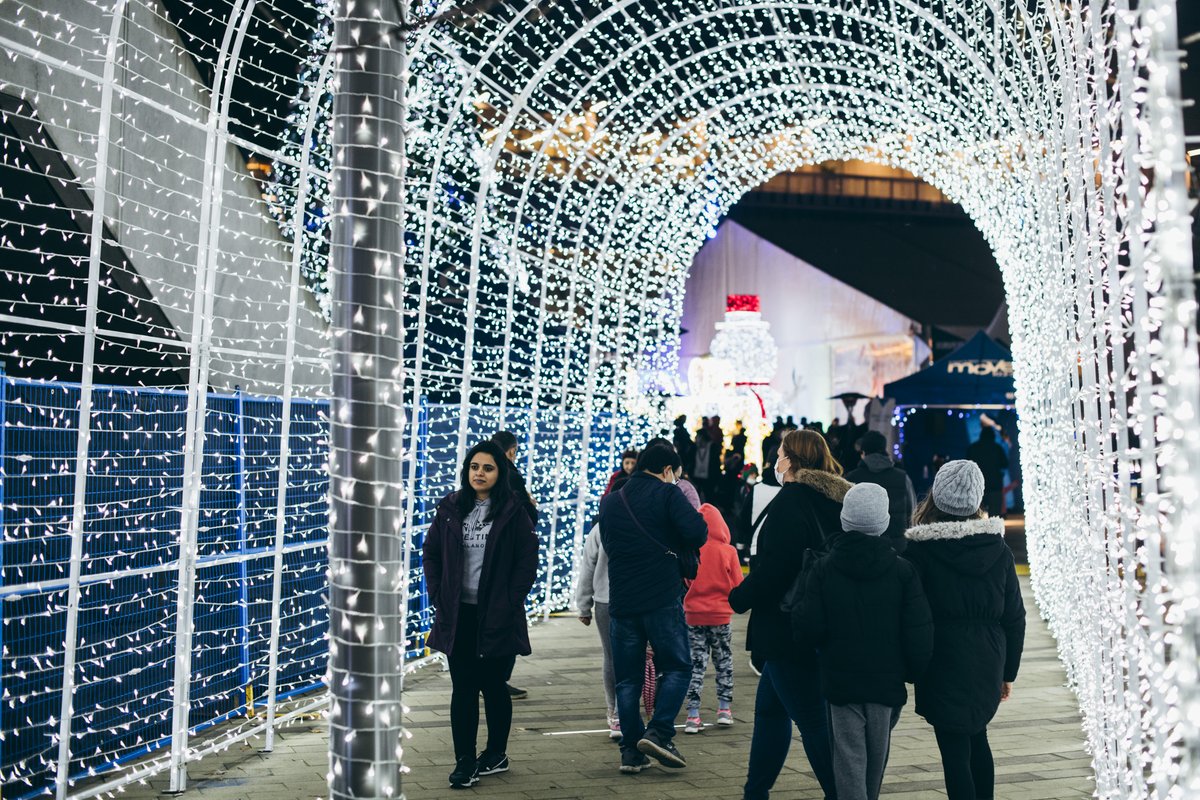 What was your favourite part of Surrey Holiday Lights? We loved seeing everyone enter through the beautiful tunnel of lights! 
🎟  surreyholidaylights.com 🎟