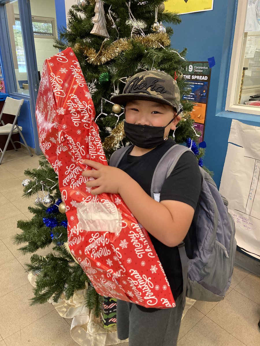 bgc_maui's tweet photo. (1/2) MAHALO to our amazing staff and generous supporters for working long days to provide gifts for our youth. Quite often, the presents some of our kids receive through the Boys &amp; Girls Clubs are the only ones they receive during the holiday season. https://t.co/HIAFA6hQvc