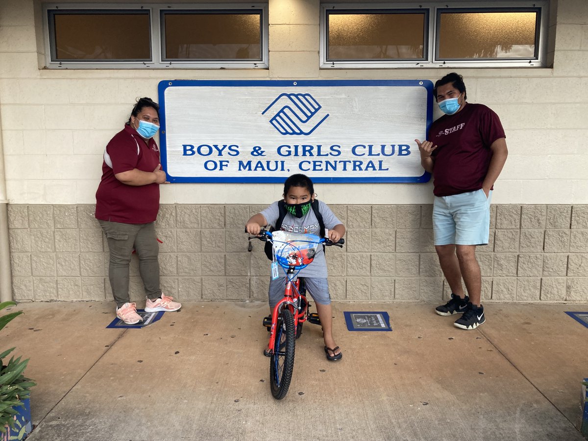 bgc_maui's tweet photo. (1/2) MAHALO to our amazing staff and generous supporters for working long days to provide gifts for our youth. Quite often, the presents some of our kids receive through the Boys &amp; Girls Clubs are the only ones they receive during the holiday season. https://t.co/HIAFA6hQvc