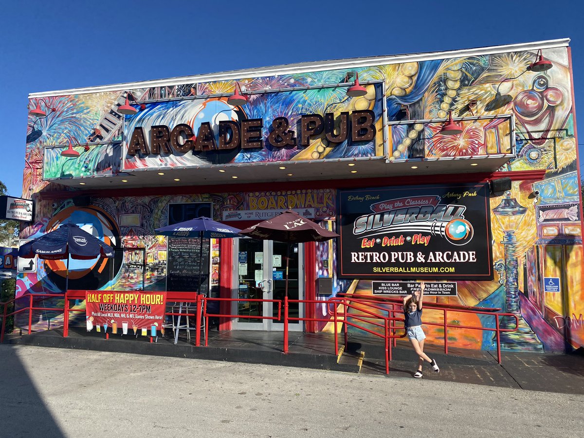 thetdepodcast's tweet photo. A few hours at Silverball in Delray Beach, FL today. Spot the mini podcaster. #tdepodcast #silverball #delraybeach #florida #donkeykong https://t.co/LSqpe9uyxB