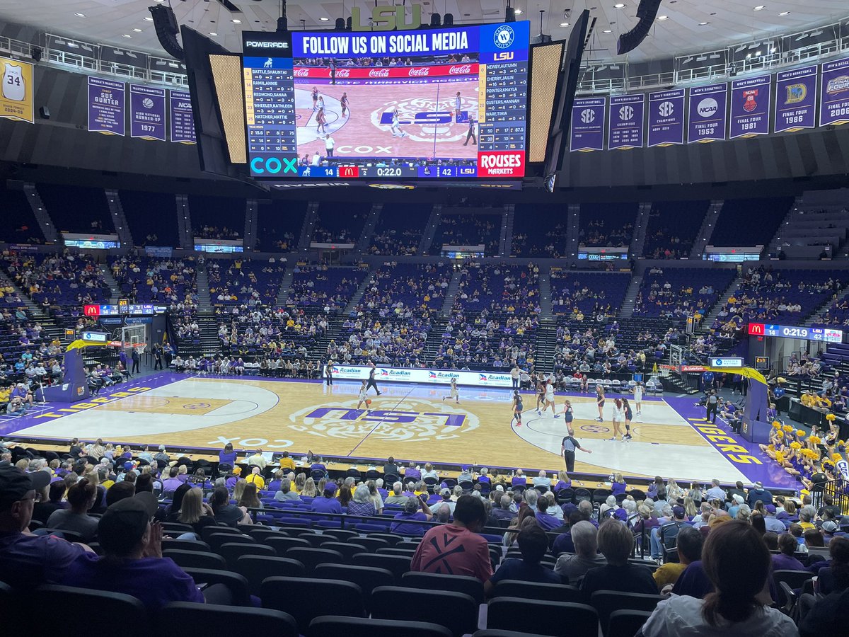 Let’s Geaux <a href="/LSUwbkb/">LSU Women's Basketball</a>!! 🐯🏀 #LSU