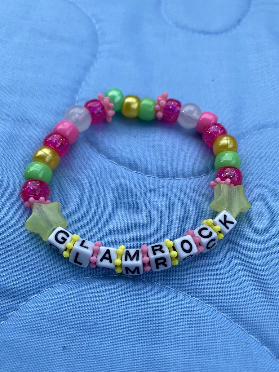 prizepuppyy's tweet photo. newest kandi!! πβ οΈ #kandi #kandimaker https://t.co/0bORwWWr3t