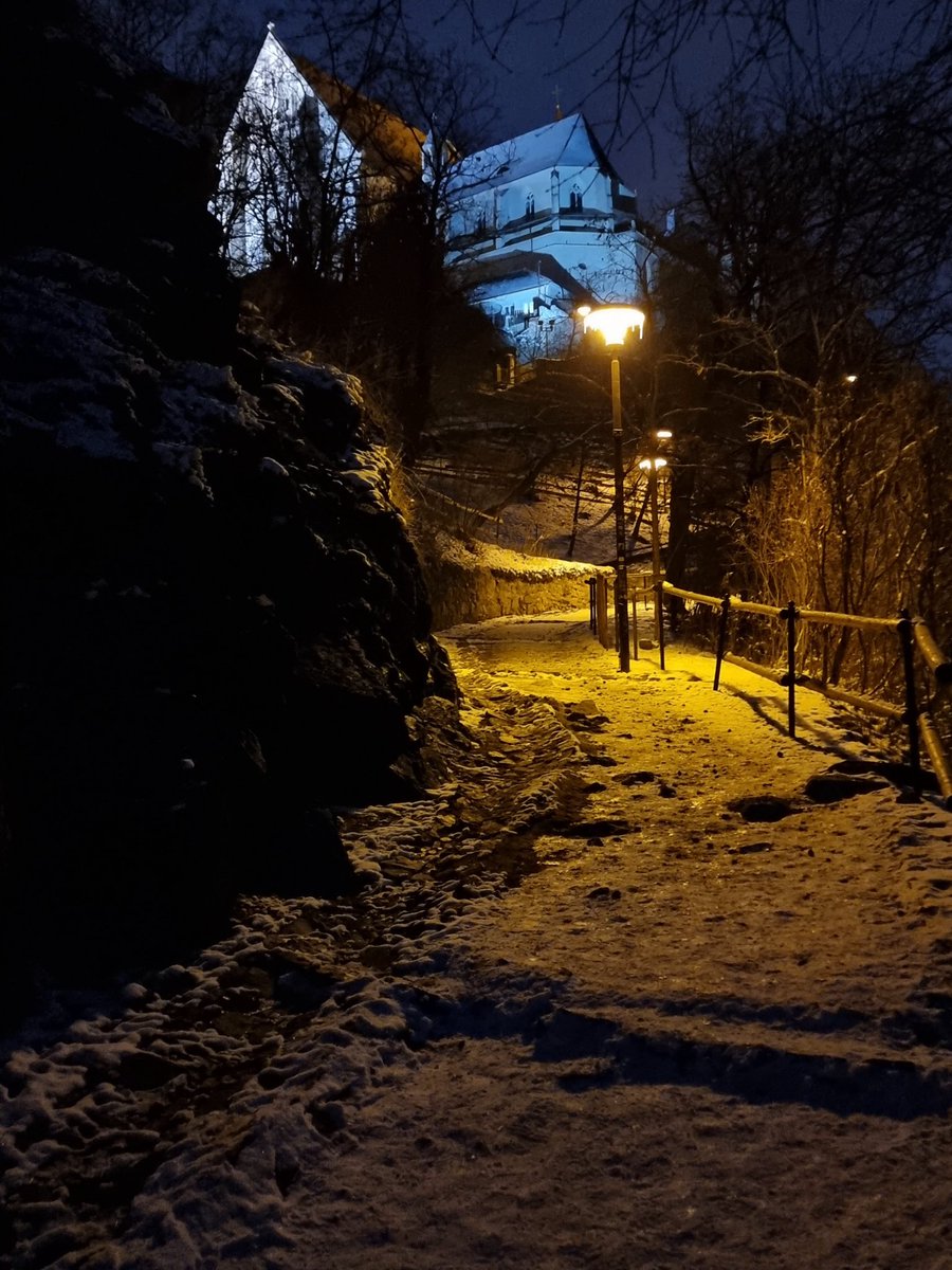 LiborSecka's tweet photo. Thousand faces of my hometown. St.Nicholas Church (founded in 12th century) &amp; St.Wenceslas Chaple (16th century) in the winter night. #Znojmo (#Znaim) - Gem of #SouthernMoravia. #CzechRepublic. https://t.co/W2OpYKQLQB