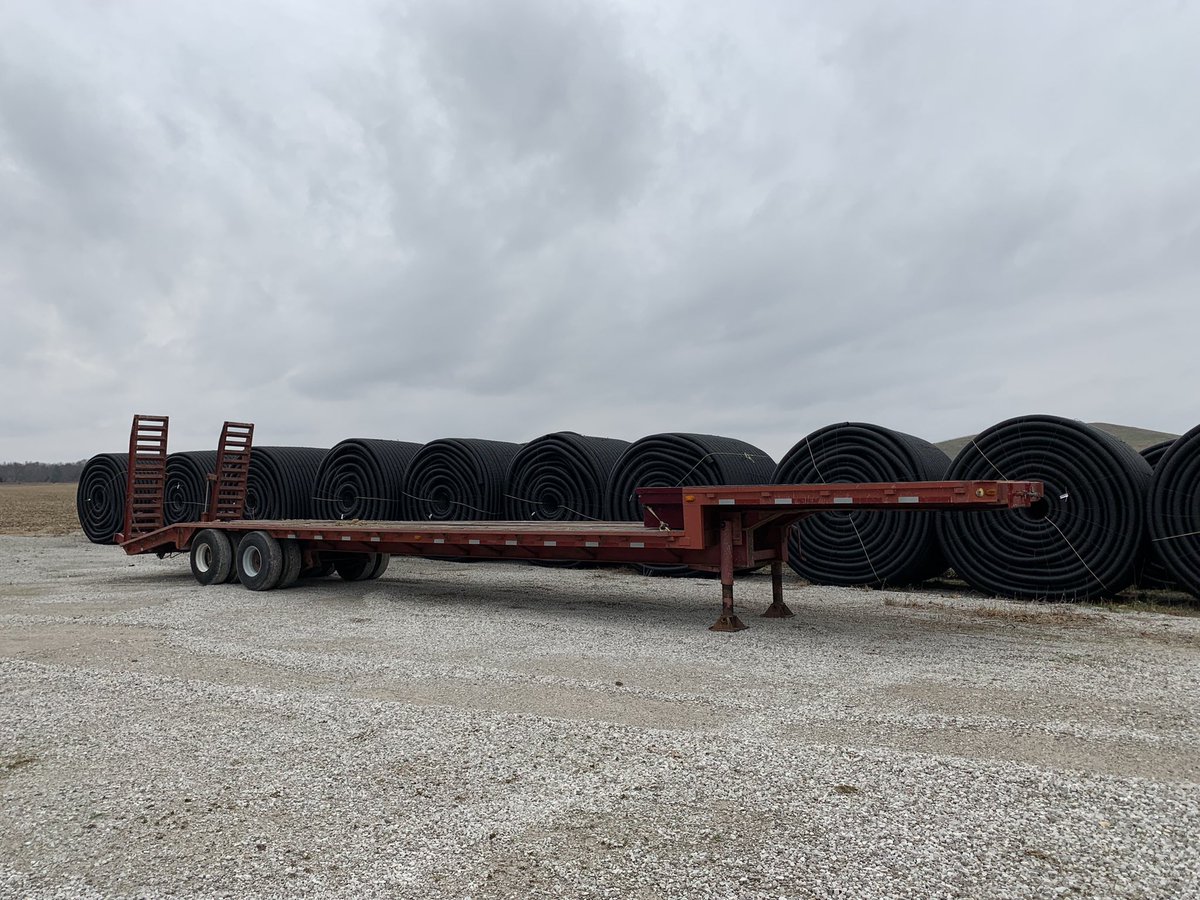 JMCampbellFarms's tweet photo. FOR SALE:1973 ASI flatbed w/hydraulic ramps. 102” wide, Top deck 10’, Main deck 31’, dovetail 6’, ramps 8’. Elect. Hydraulic power unit under deck for ramps. Main I beams not rusted out. Solid oak deck. Decent tires, good brakes. GVW 70k lbs. Selling for something larger. $12,500 https://t.co/X0wjK2kjYN