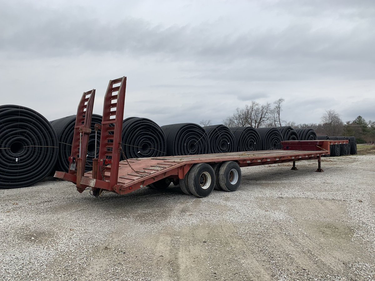 JMCampbellFarms's tweet photo. FOR SALE:1973 ASI flatbed w/hydraulic ramps. 102” wide, Top deck 10’, Main deck 31’, dovetail 6’, ramps 8’. Elect. Hydraulic power unit under deck for ramps. Main I beams not rusted out. Solid oak deck. Decent tires, good brakes. GVW 70k lbs. Selling for something larger. $12,500 https://t.co/X0wjK2kjYN