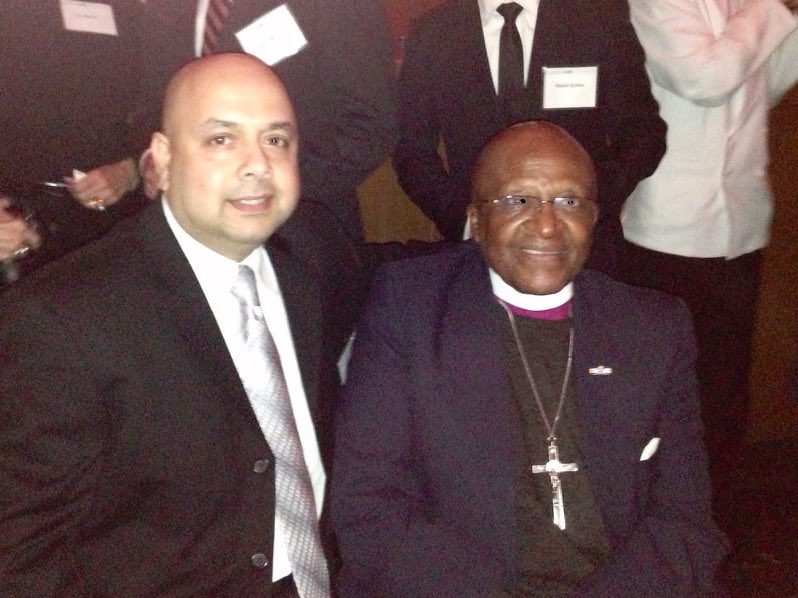 drsugata's tweet photo. “Hope is being able to see that there is light despite all the darkness”- #RIPTutu @TheDesmondTutu https://t.co/6Jcl4OnFuE