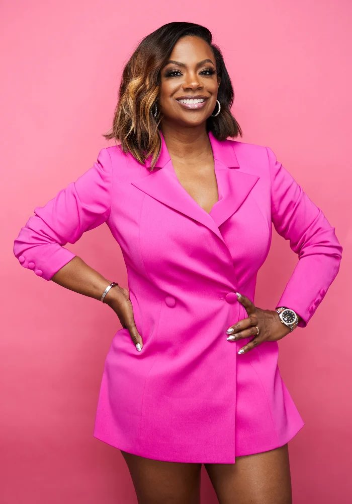 atlantian22's tweet photo. Kandi is now the longest standing #RHOA housewife! Give her her 💐 🌸 https://t.co/NXuuzP0h9m