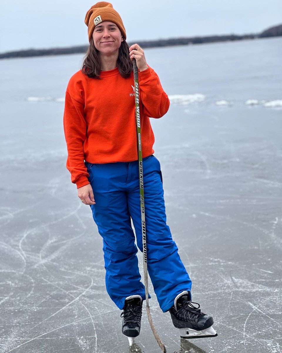 It’s that time of year! 🏒🥅