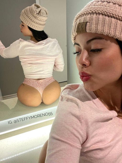 I get butterflies when you grab and kiss my ass 🍑 if you want to see the naked version of this, susbcribe