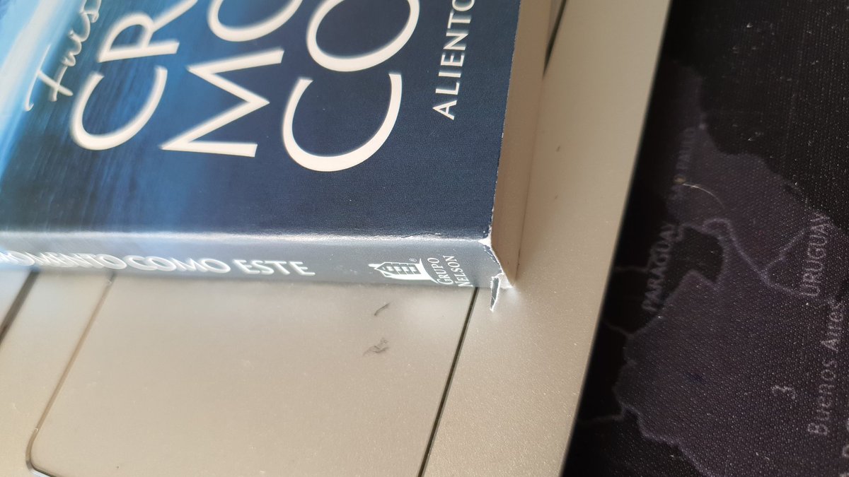 URFRAL's tweet photo. Que desagradable recibir tu compra de @amazon y que este toda maltratada. 😒 #librosmaltratados. Se que para muchos resulta exageración, pero definitivamente, no es lo esperado. https://t.co/Ye7XqHmt99