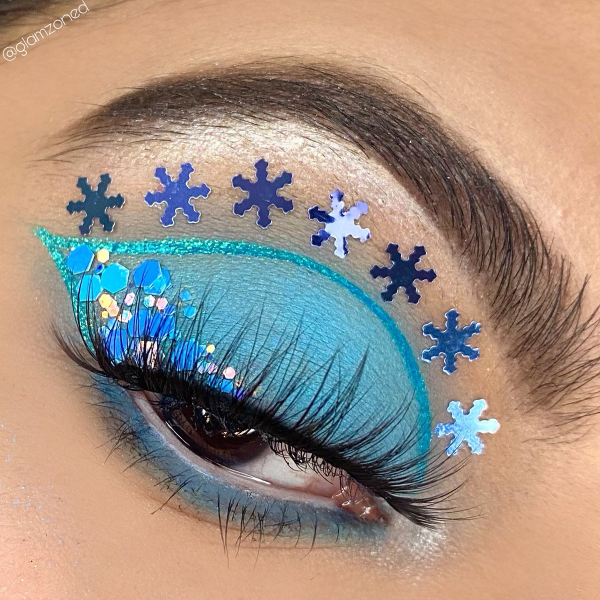 glamzoned's tweet photo. Please RETWEET if you like this ❄️

@MorpheBrushes @maddieziegler @makeupamurder @glitterritualz @NYXCosmetics @NYXCosmetics_UK @BenefitBeauty @BenefitUK @KissProducts @UrbanDecay 

IG: https://t.co/bcyn3BmhNb https://t.co/pEYc9RTF3e