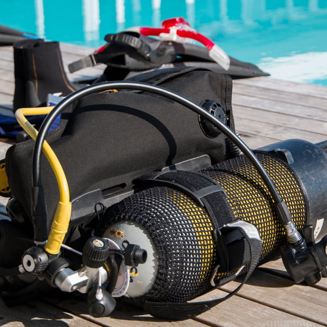 🤿If you haven’t already brought it by, it’s time to get you gear in to be serviced! 
#scuba #scubadivers #scubagear