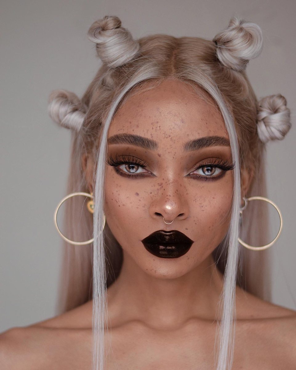 MorpheBrushes's tweet image. Nyane  is giving us TOTAL Ice Queen vibes using the #MorphexJaclynHill Volume 1 Palette! Make it snow and drop ❄️ s in the comments below if you are obsessed with this look. 

#morphe #morphebrushes