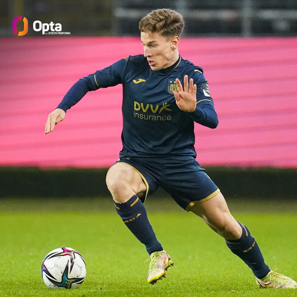 OptaJohan's tweet photo. 14 - @rscanderlecht's Yari Verschaeren (20 years and 168 days) has now scored 14 goals in the Jupiler Pro League incl. play-offs and is the youngest midfielder to reach that tally in the league since Youri Tielemans in 2016. Heir. https://t.co/Zyb3e4KzjQ
