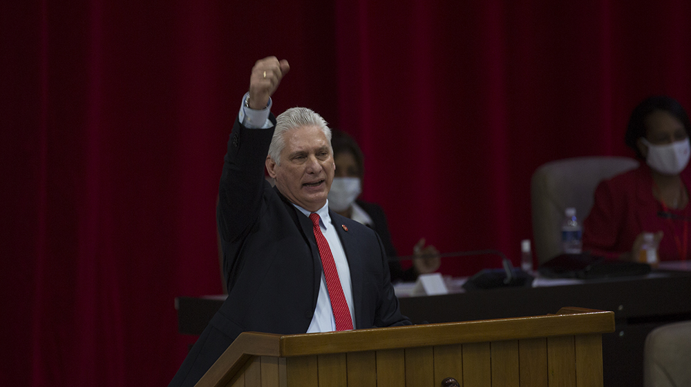 ¡Los convoco a pensar y actuar. A estar a la altura de nuestro pueblo y de sus líderes históricos....!
Cierra un 2021 con más Unidad como pueblo, como país, #Cuba resiste los embates del norte y con la frente en alto seguimos camino, nadie ni nada podrá detenernos, #CubaVive
