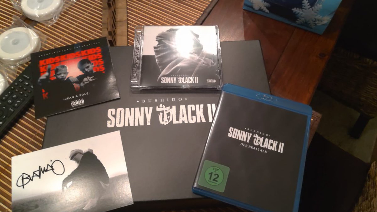 Indra24778's tweet photo. Da hat sich aber jemand mächtig gefreut über das Geschenk vom „WeihnachtsMäään“ @bush1do1978 👍🏼😀 https://t.co/PR0UZMUTEJ