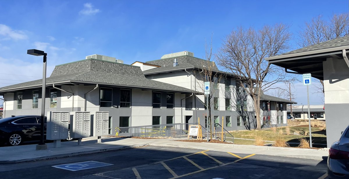 LakewoodEconDev's tweet photo. #Remodel #construction, nearing completion, just east of the Wadsworth &amp; Mississippi intersection at 7500 W Mississippi Ave in #LakewoodCO. 

Updated exteriors &amp; new landscaping are adding greatly to the project.

@IndicateCapital https://t.co/mYUsezP4Op