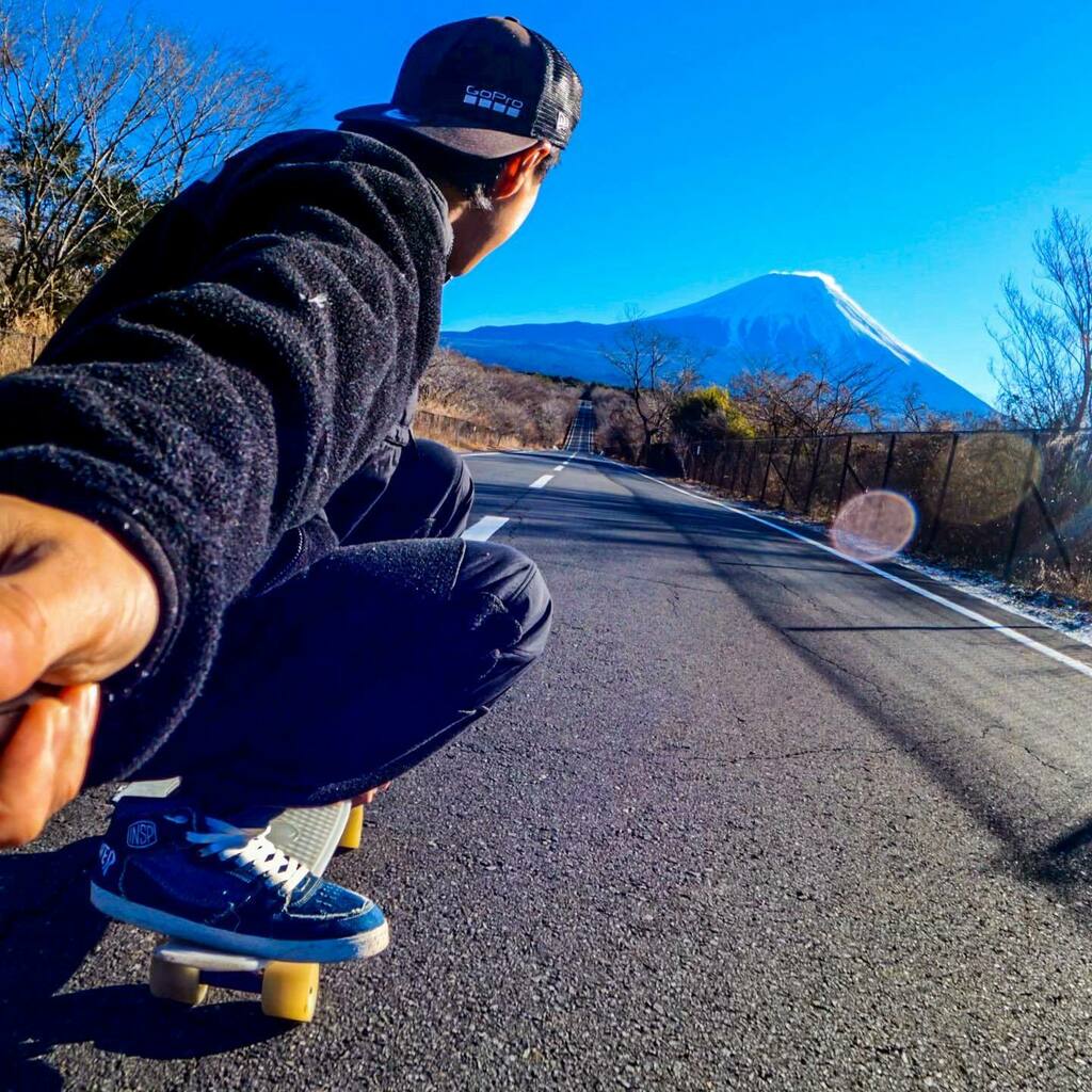 vicestyle's tweet photo. #富士山 へと続く一本道

#gopro 
#goprojp
#goproのある生活
#ゴープロのある生活
#ゴープロ
#ゴープロのある家族
#ゴープロ持って出かけよう
#gopro好きな人と繋がりたい https://t.co/M8VTClTZE6 https://t.co/IQvGWStk4T