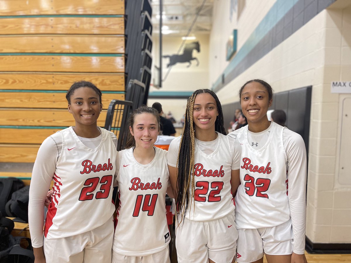 _EyesofTX's tweet photo. 👀🏀 Memorial Holiday Showdown 👀 🏀17-3 Clear Brook tops 16-3 La Porte 76-48. #POG @alyssalberry77 @Nalanismithh @SeymoreAshlee #AmandaBenjamin   @coachcasteel1
@coach_azul
@coachlindapham
@14clo14
@pmhsgbb @AnalyticalCoach @_Houstonraptors @GDayHoopScout @Laytho_TooLive https://t.co/aPdkbYRCCL