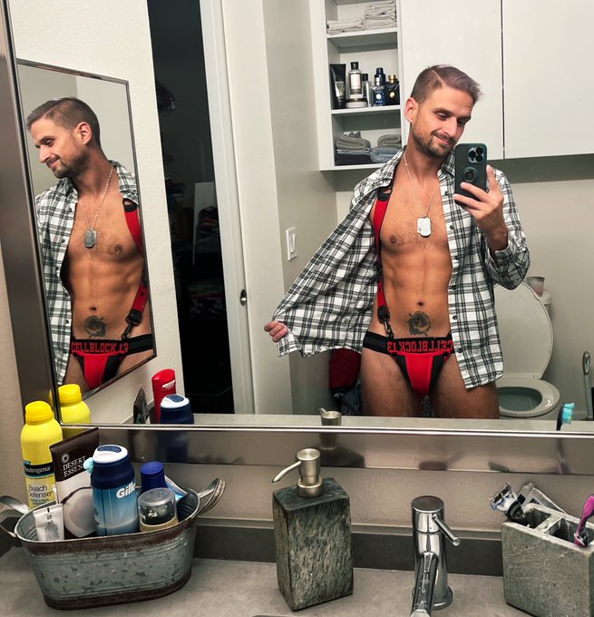 Lazy #Jockstrap Day with the BF ????

#cellblock #gay #twunk #muscle #dogtags #fetish #boyfriend #pup