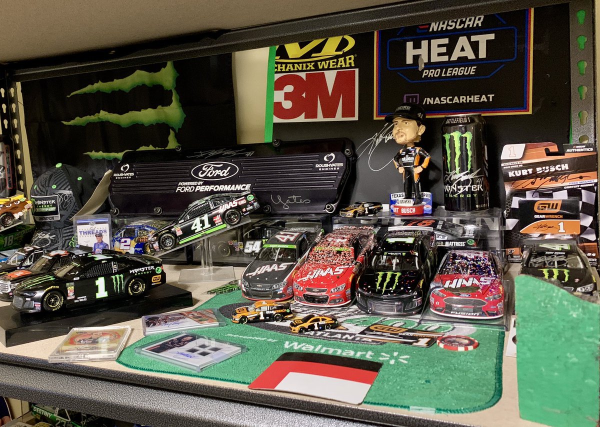 IngramsThe's tweet photo. @Lionel_Racing appreciate the very nice @KurtBusch addition to the collection. #diecastsanta https://t.co/80T1X3ZuXd