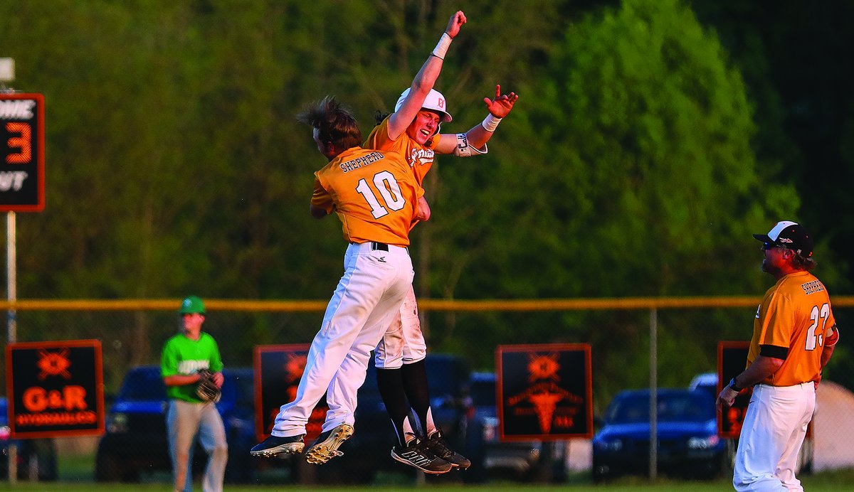 IHVarsity's tweet photo. @CoachTLambert @coachwrightSHS @JuliaButts23 @kaitlynbutts3 @treymorrow22 #7: Diamond Tribe wins a title.

From 2013-2015, Oneida won 3 straight district crowns under Shawn West, and went to the state tournament in 2015. But then came a 6-year drought, and 2019 saw the Indians start the season 3-16 before finishing 6-18.

#10For21 https://t.co/HqYmeJiUFt