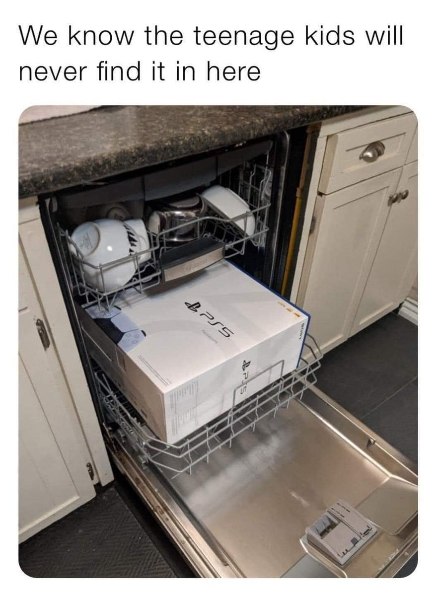 Memes tweet media