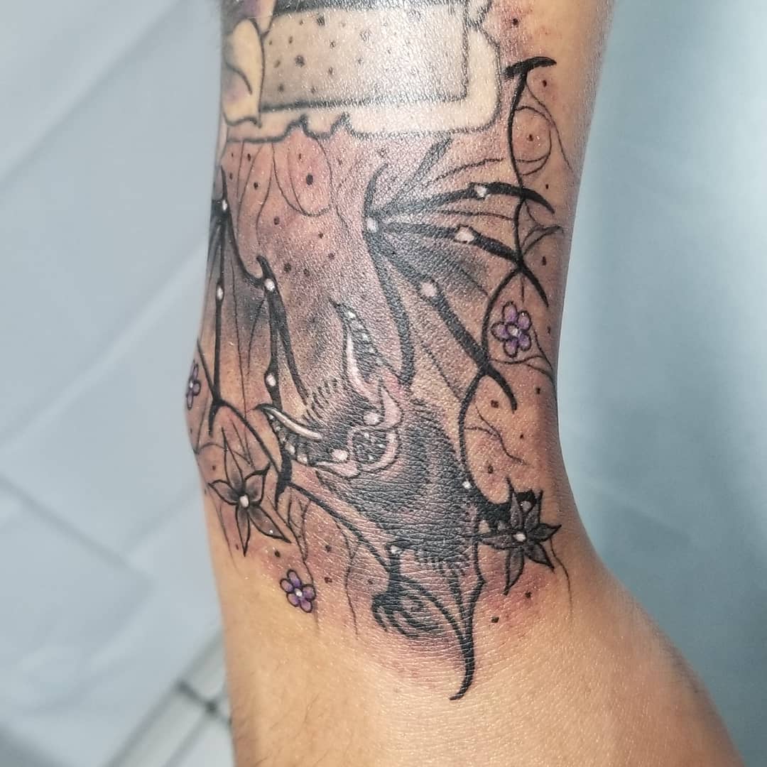 TattooFiesta's tweet photo. Beautifull piece by Roge

#battattoo #bat #tattoo #tattooarm #birdtattoo #tattoofiesta #tattoo #inked #inkaddict #tattoos #tattoofiesta #duluth #georgia #duluthtattoo #tattooed #tattoolovers #tattooartists #art #ink #inked #artist #tattoo #artist #Roge https://t.co/juITC2ajup