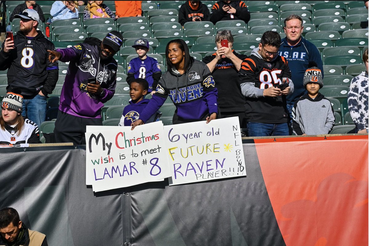 AbernathyDana's tweet photo. Ender was sad @Lj_era8 wasn't at the game, but @BSBoze signed his ball &amp; talked to him about being a future Raven! @Ravens gave him a NFL ball. @Ravens 1st class org. all the way!

Ender's AMAZING highlights!!!
⬇️⬇️⬇️
https://t.co/km4DOhHLM2 https://t.co/VqH9cj4rDe