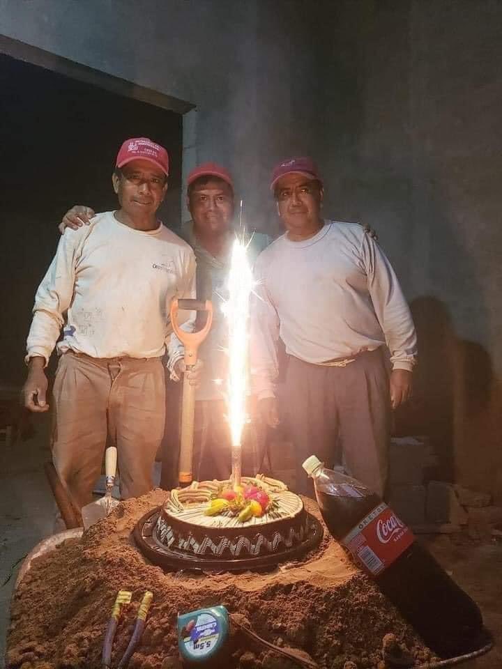 FerCanalesF's tweet photo. #LaImagenDelDía

No importa el lugar, lo que verdaderamente importa, es la compañía… 

“El trabajo nos ofrece un segundo hogar” https://t.co/uF4z9xO28B