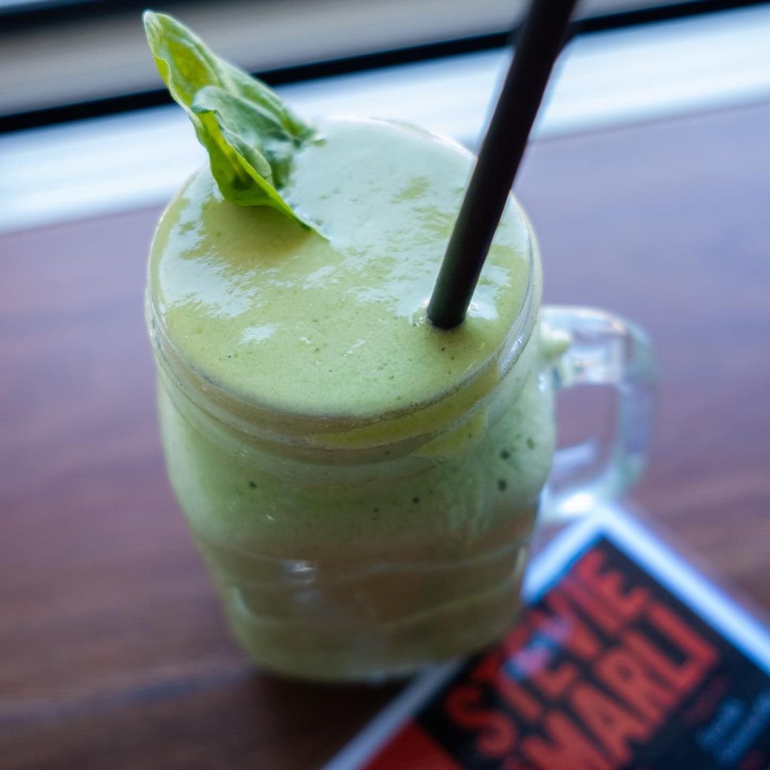 Shake me up!🥤😎 ⁣
⁣⁣
⁣🛒 Uber Eats⁣⁣⁣ url.paras.digital/EaAPrle
🛒 DoorDash⁣⁣⁣ url.paras.digital/qdBLvYa
⁣⁣⁣
⁣⁣#proteinshake #proteins💪 #coogee #stevieandmarli