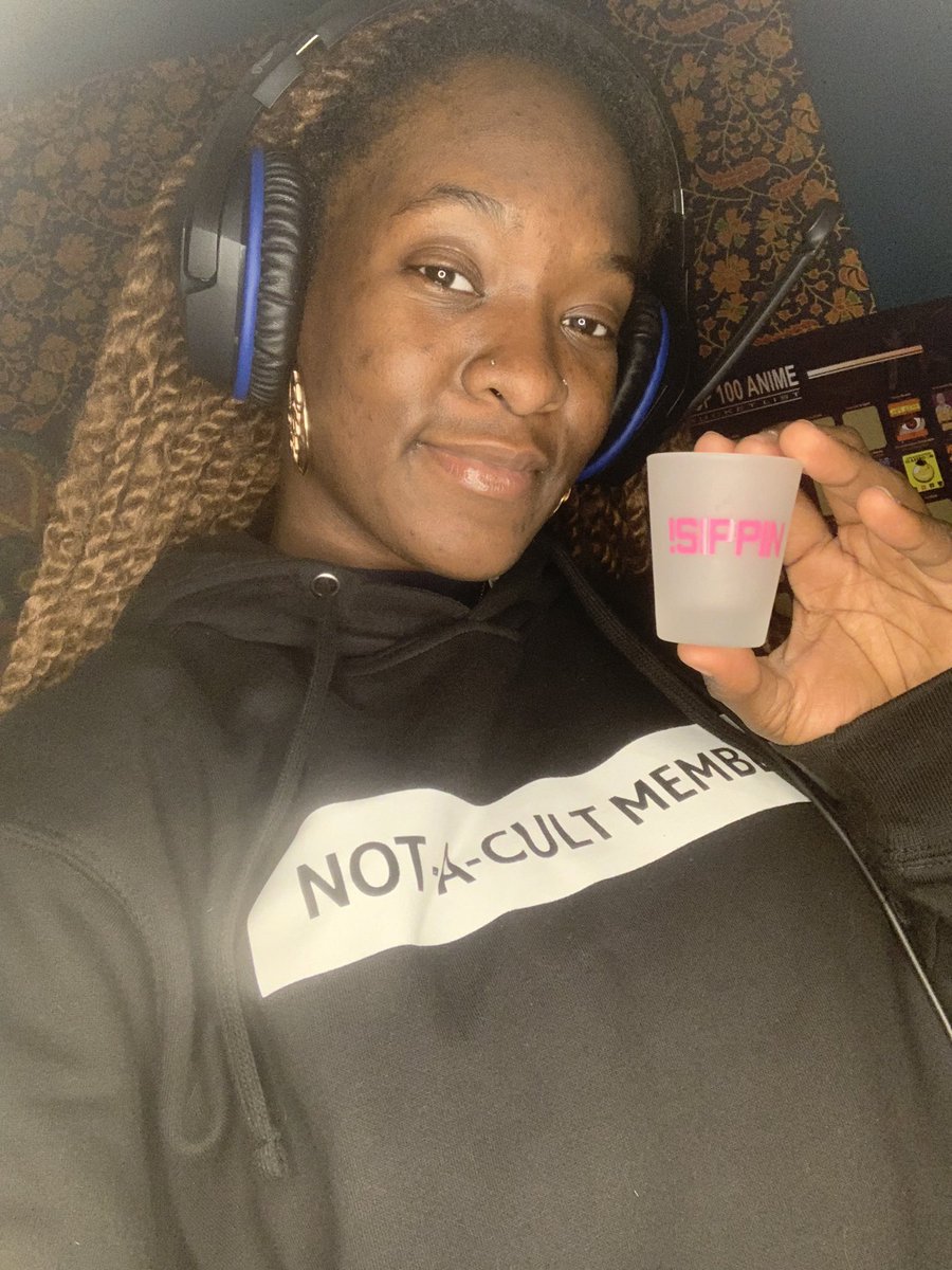 Airwrecka_Kane's tweet photo. Look at what came in the mail todayyyy!!! #LeeshCapeesh #NotACultMember #Sippin #Merch https://t.co/Ye4JnYYKsi